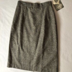 Briggs New York - black and gray wool skirt - New with tags.